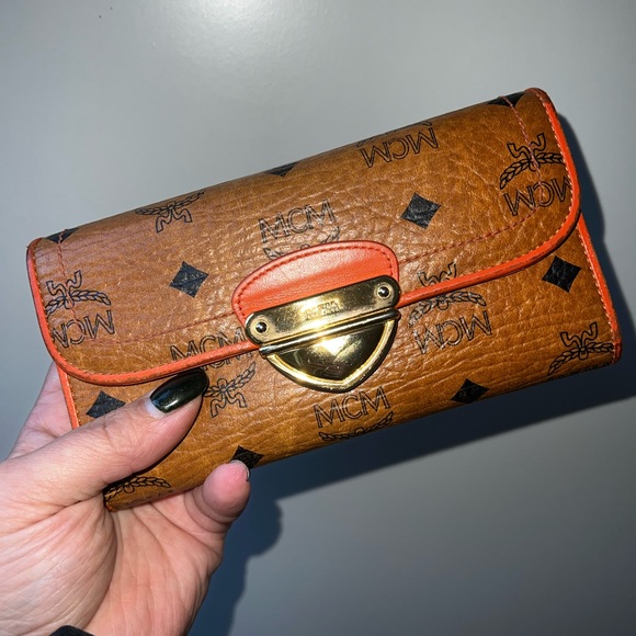 MCM Wallet - Picture 2 of 4
